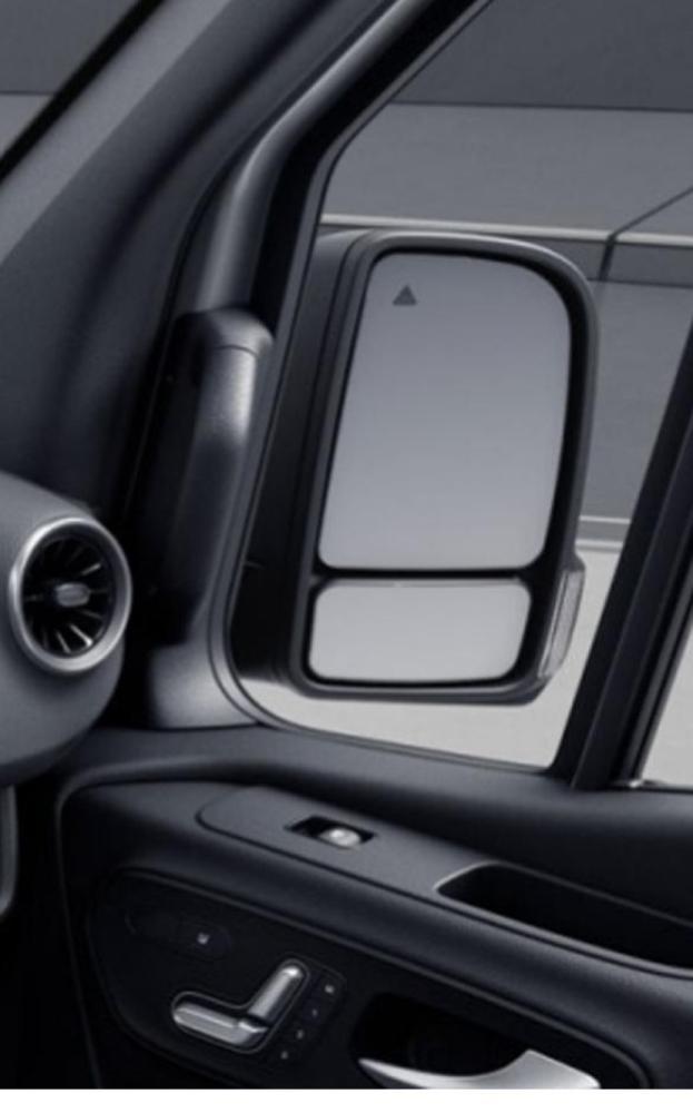 Remifront 4 Mercedes Sprinter VS30 >2019 Zijraam R met Instapgreep Zwart