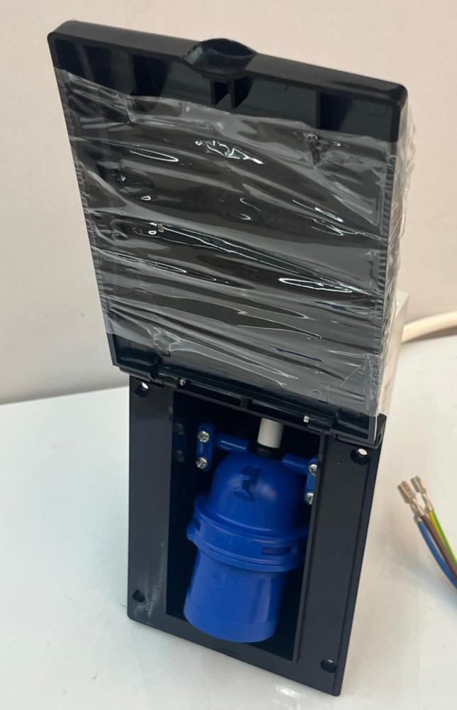 Trigano Inbouwstekkerdoos 230V met Golvende Klep